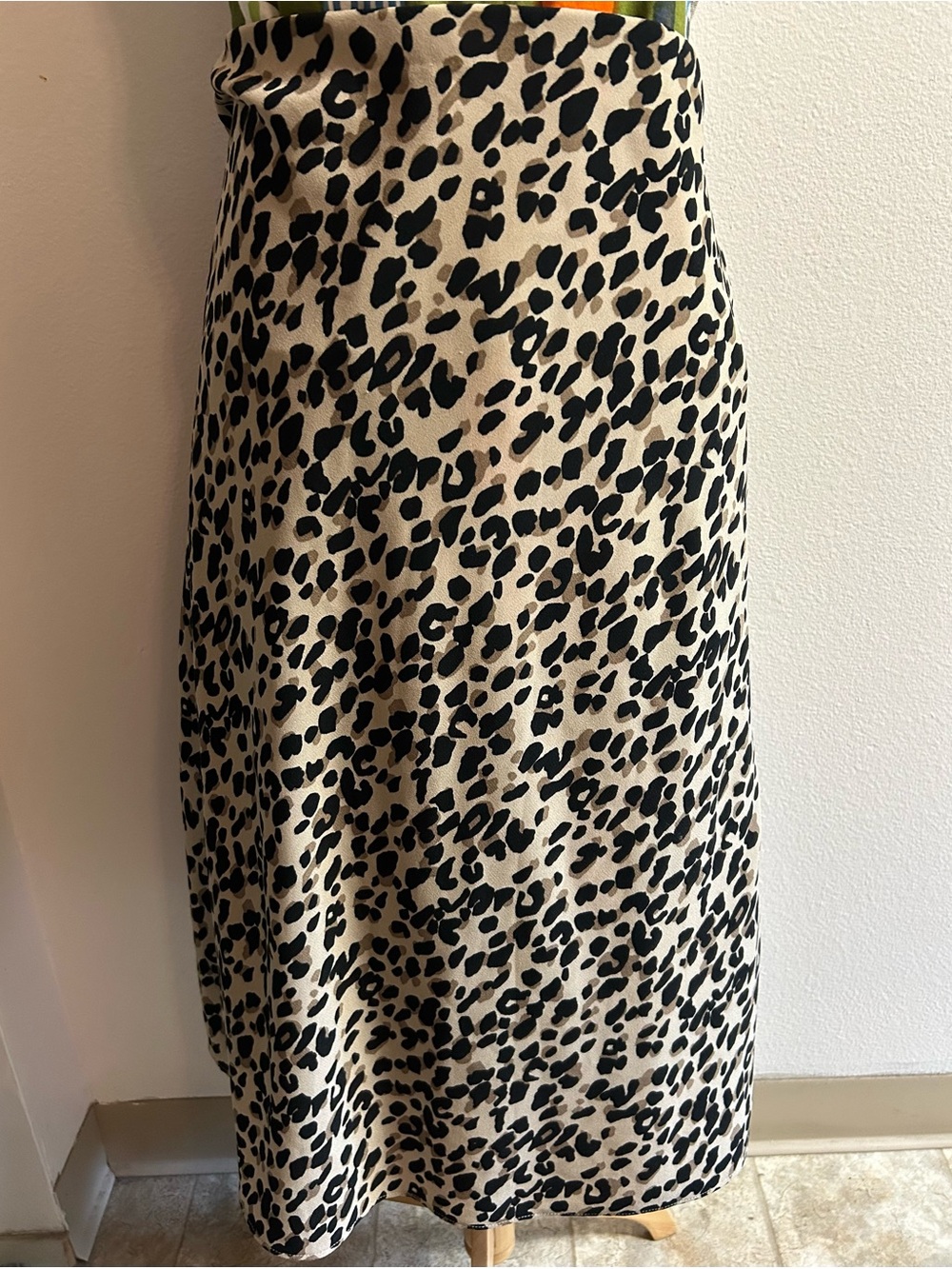 Halogen Beige and Black Leopard-Print Midi Skirt